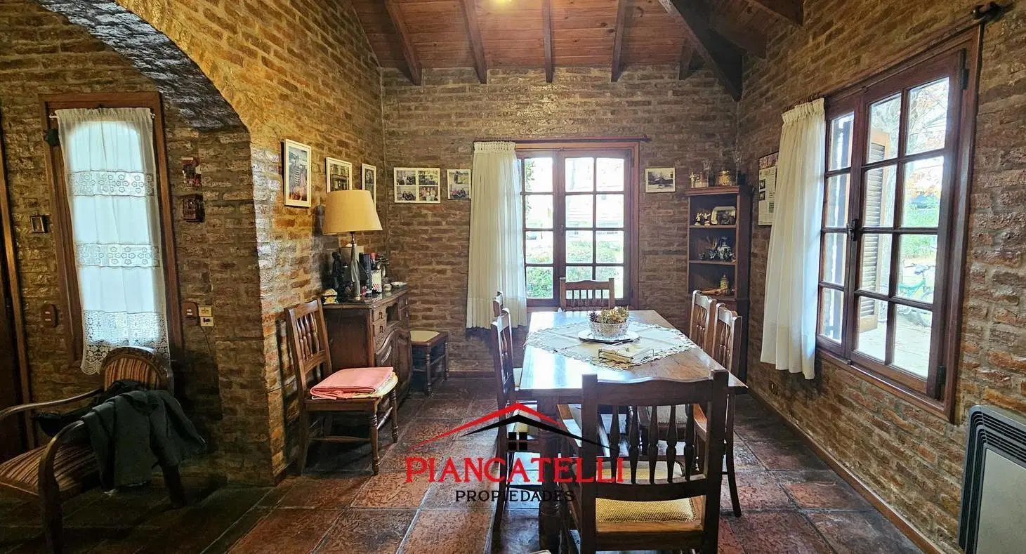 CASA EN VENTA EN SAN DIEGO, 4 HABITACIONES 3