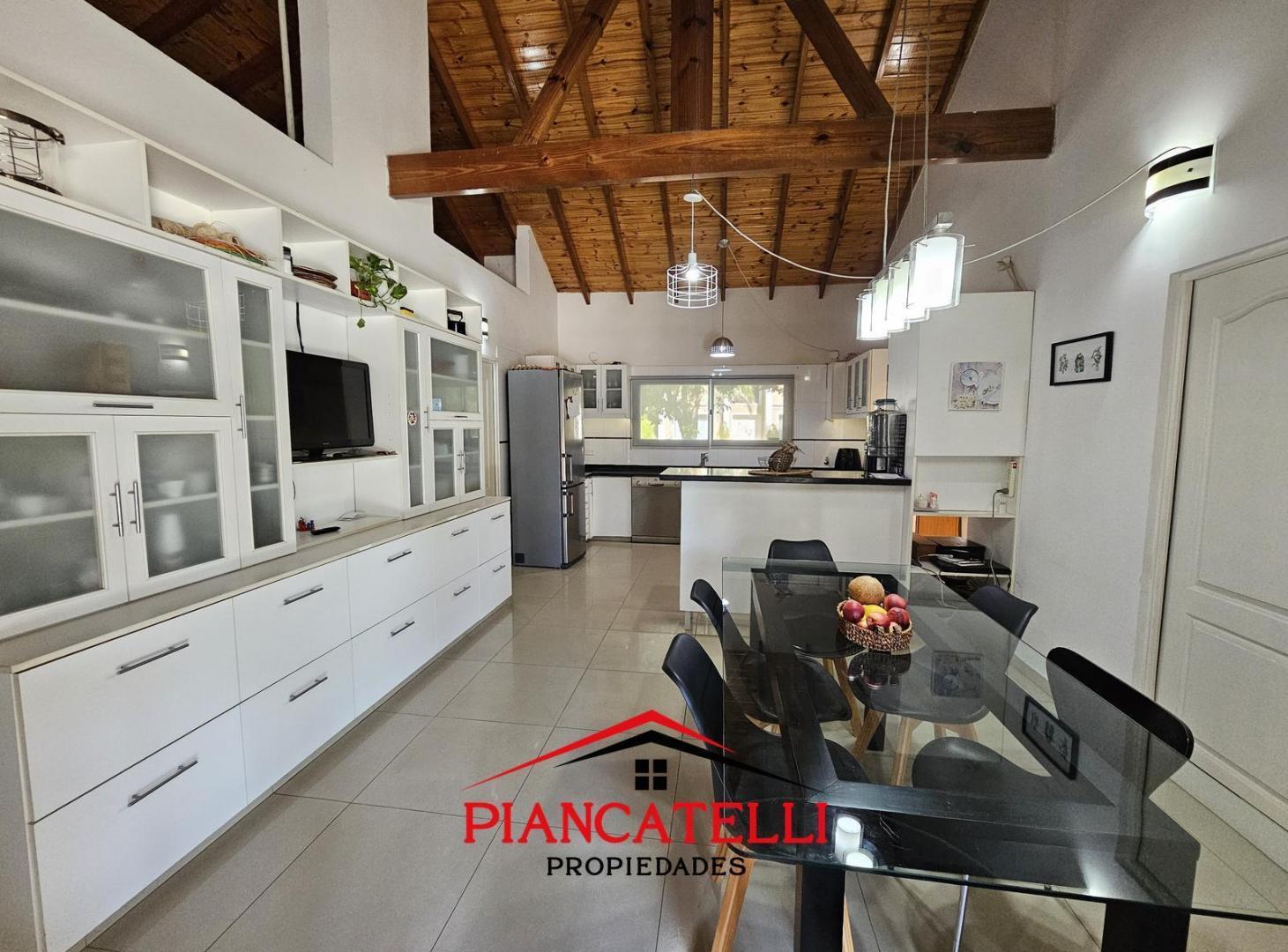 Foto de Casa en Venta en Santa Ana, Moreno con 5 ambientes, imagen 3
