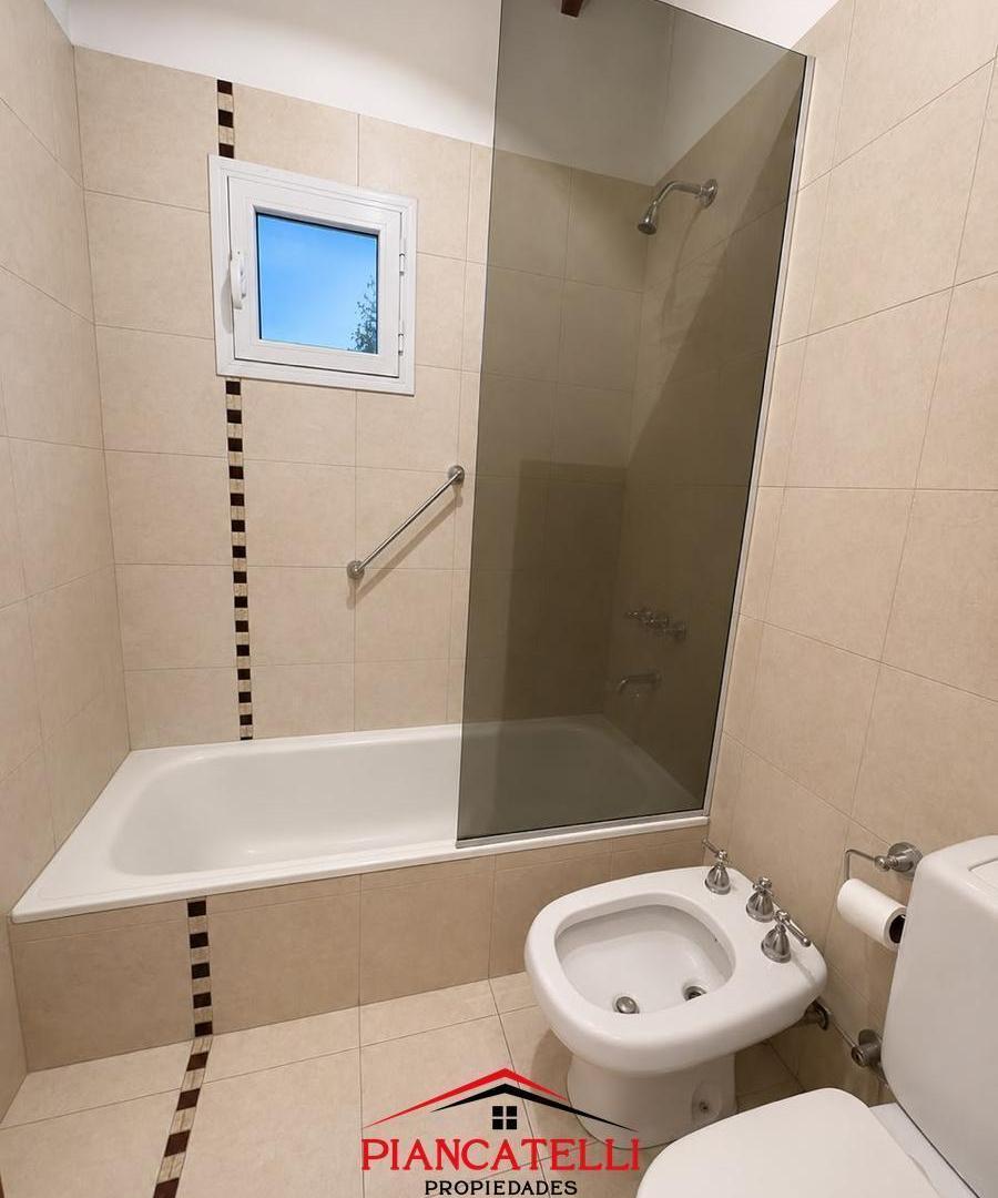 Foto de Casa en Venta 5 Ambientes Country Banco Provincia, imagen 1