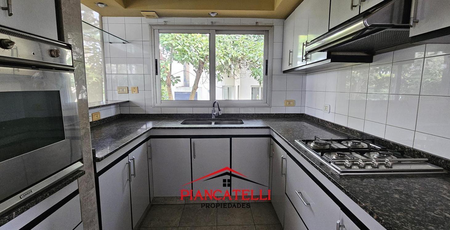 Foto de Casa en Venta en Barrio Cerrado Santa Ana, imagen 1