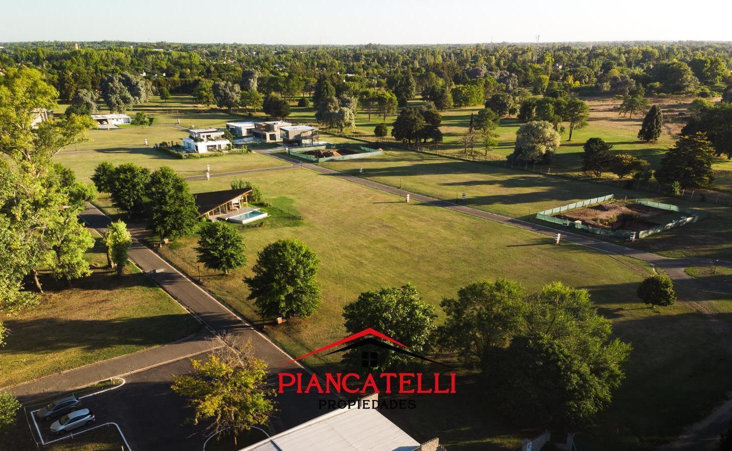 Foto de Terreno en venta en Barrio Cerrado del Golf, 995 M2, Moreno, Francisco, imagen 1