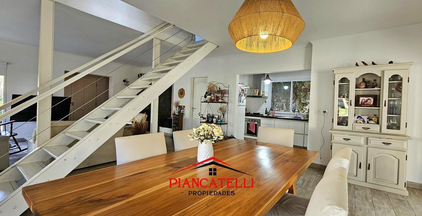 Foto de Casa en Venta 690 M2, dos lotes unificados, en Country Banco Provincia, imagen 1