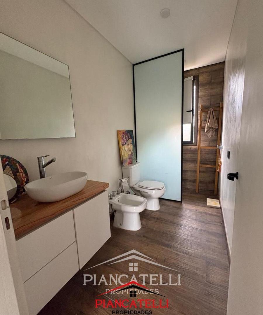 Foto de Casa en venta con 4 ambientes en Barrio La Cesarina, imagen 3