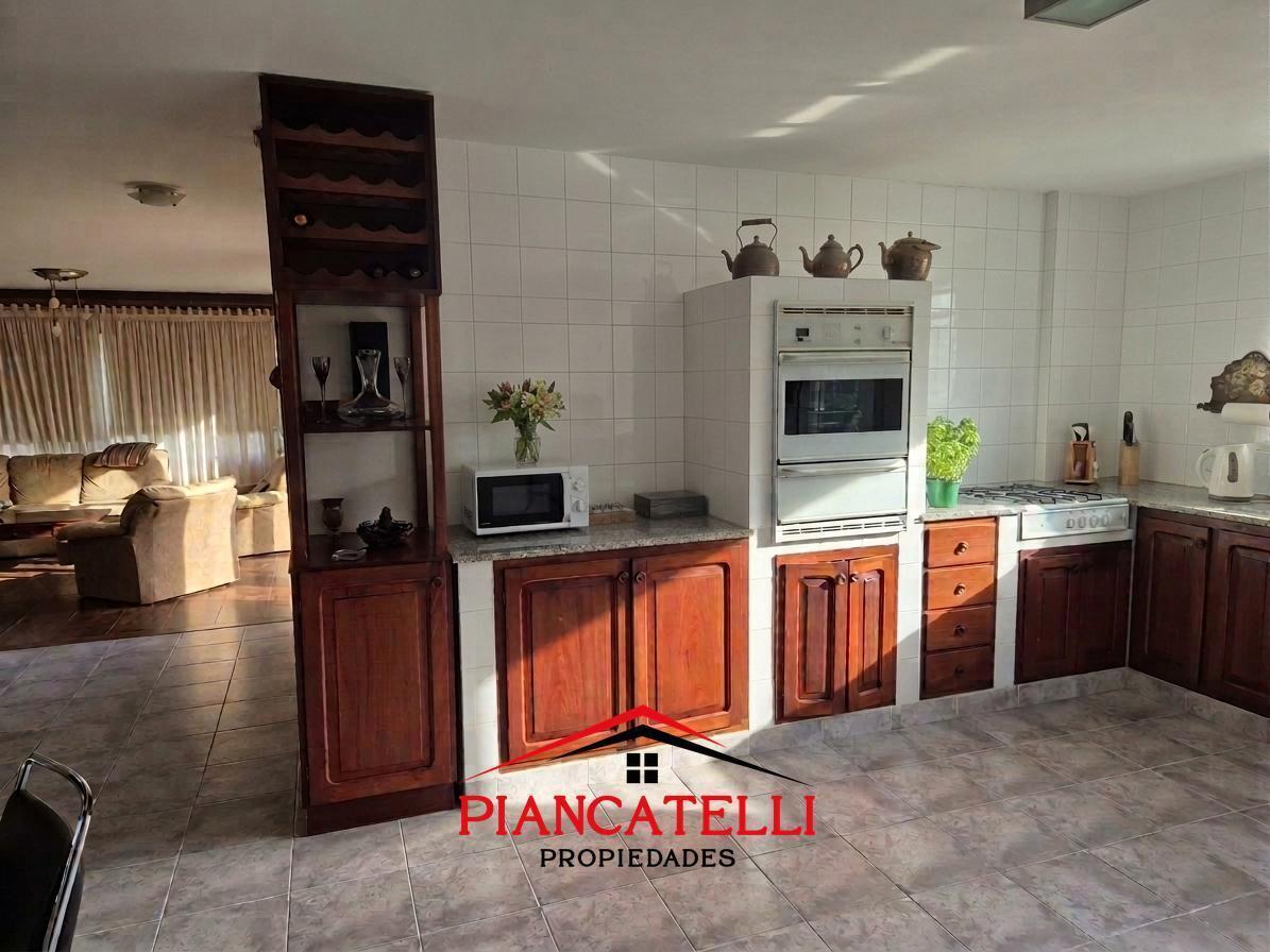 Foto de Casa Amueblada- Alquiler Anual/ Venta - PINAMAR: De las Ninfas 1098, imagen 1