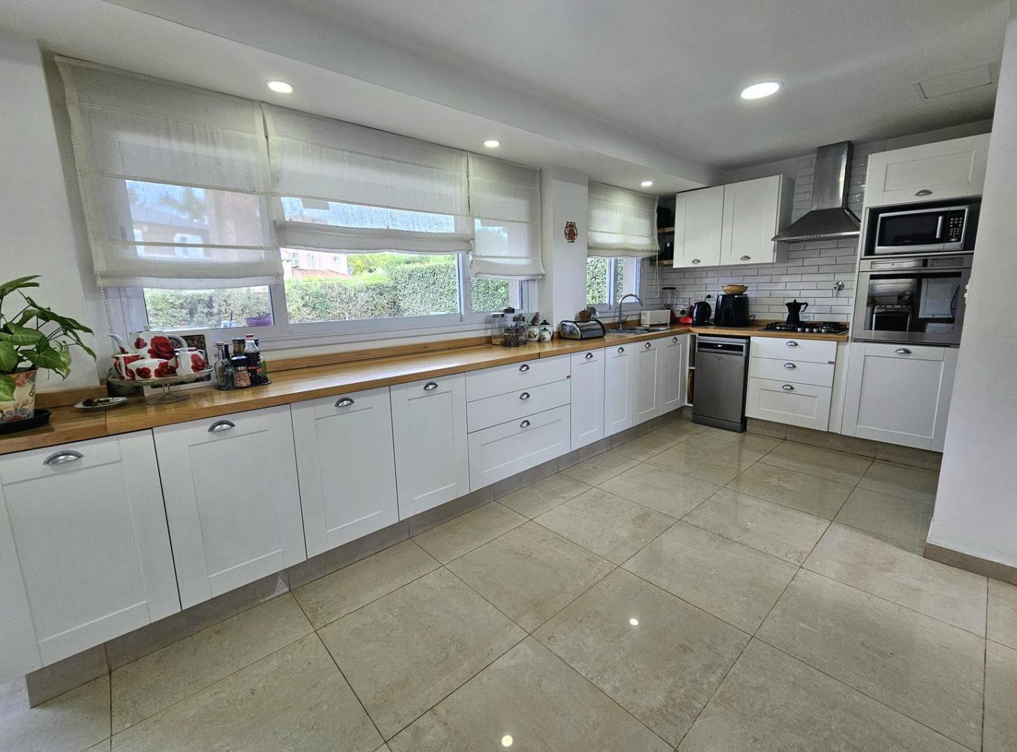 Foto de CASA EN VENTA CON 4 AMBIENTES EN COUNTRY BANCO PROVINCIA, imagen 4
