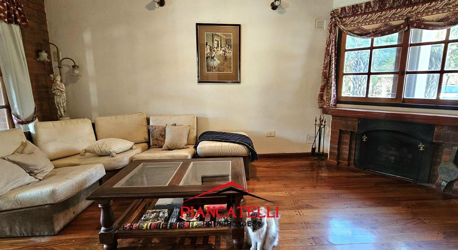 Foto de Casa en Venta en Banco Provincia construida sobre dos lotes unificados, imagen 5