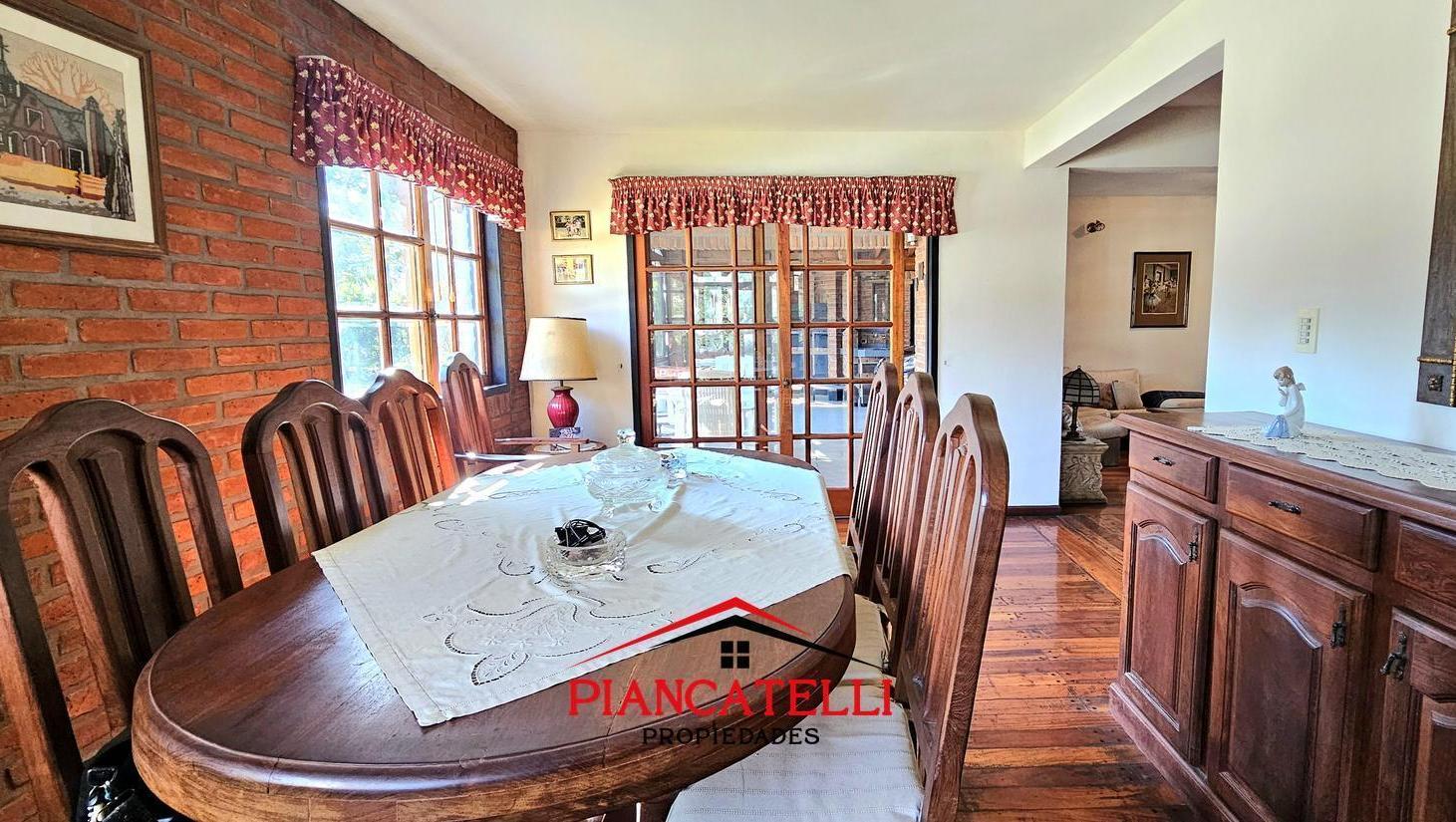 Foto de Casa en Venta en Banco Provincia construida sobre dos lotes unificados, imagen 4