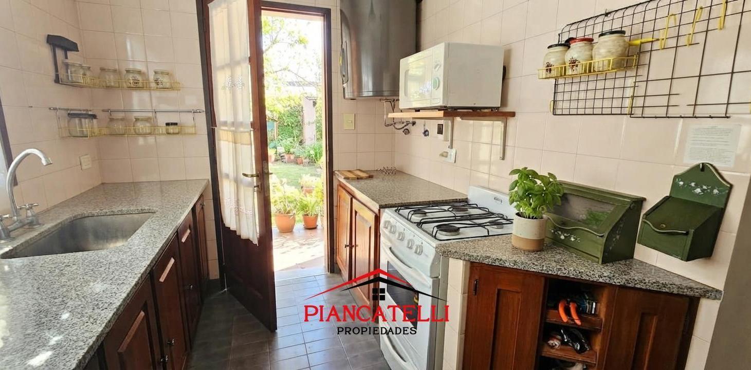 Foto de Casa en Venta y Alquiler Temporal, con 4 ambientes en Las Lajas, imagen 4