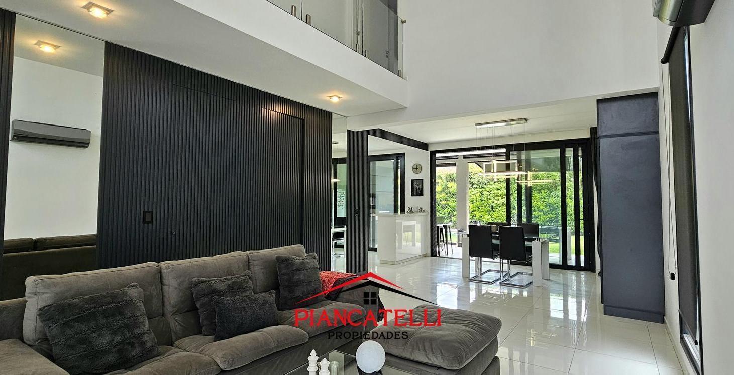 Foto de Casa moderna en Venta en Banco Provincia. Acepta Financiación !, imagen 1