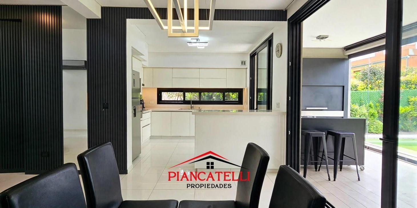 Foto de Casa moderna en Venta en Banco Provincia. Acepta Financiación !, imagen 2
