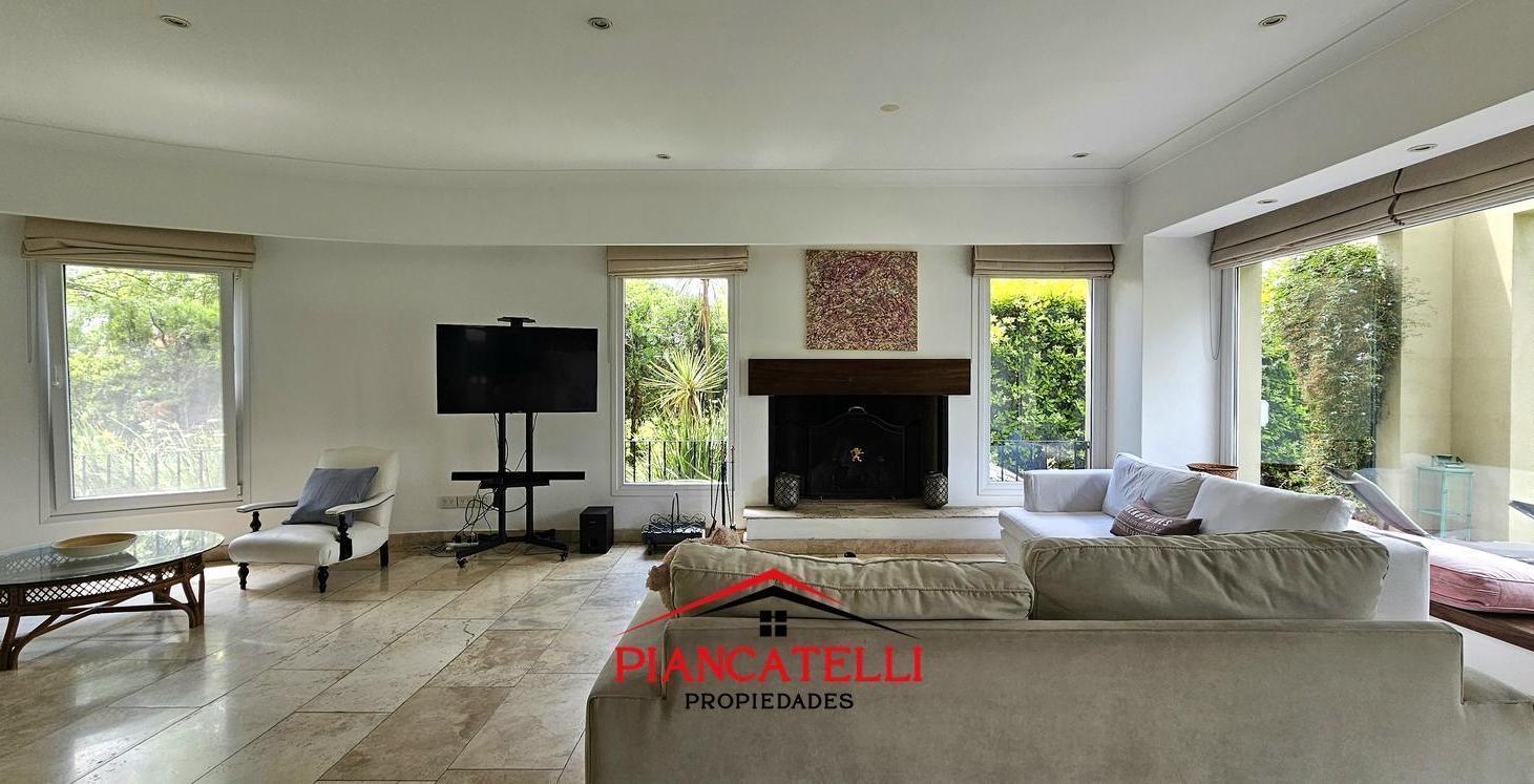 Foto de Casa en Venta en Club San Patricio - Lote central - Apto Crédito, imagen 3