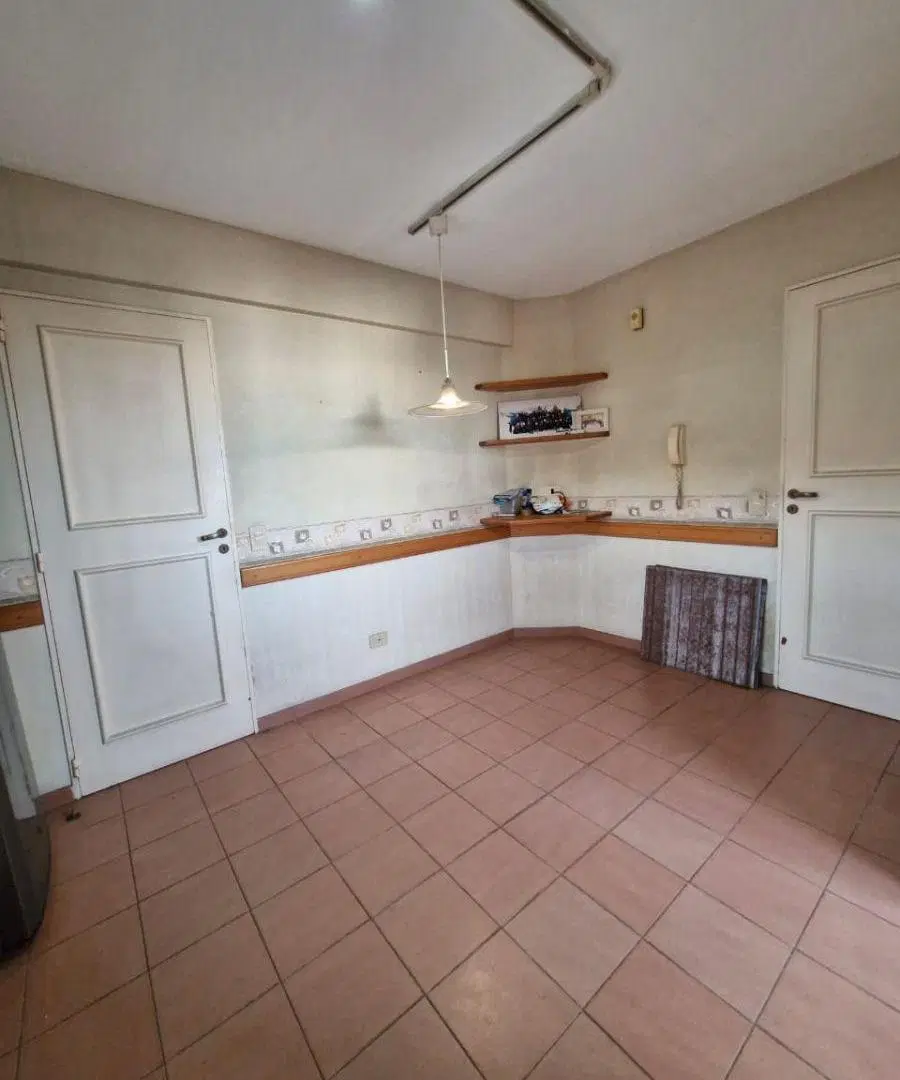 Hermoso semipiso 3 ambientes con cochera en Lomas de Zamora. 4