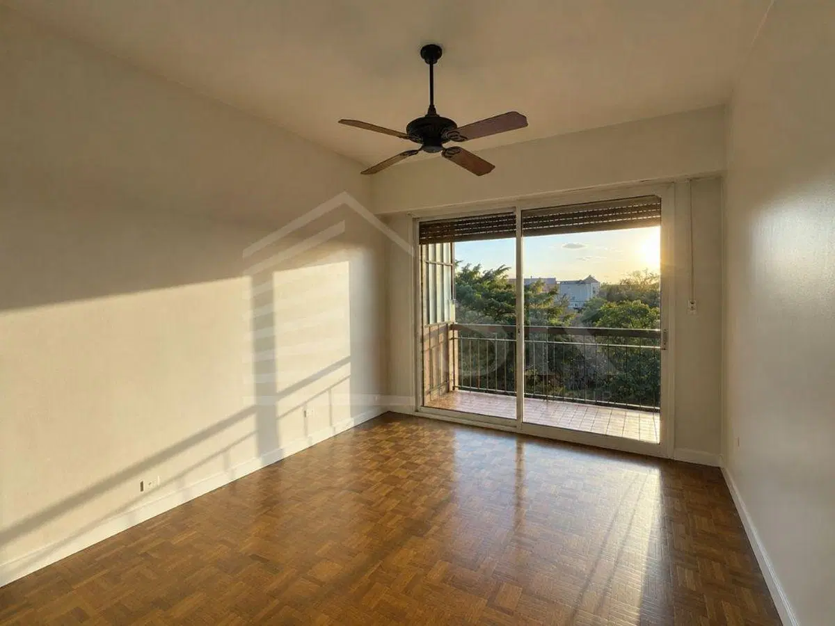 Departamento 4 Ambientes con Balcón, Sol Todo el Año y Guarda Coche – Apto Crédito MARTINEZ 3