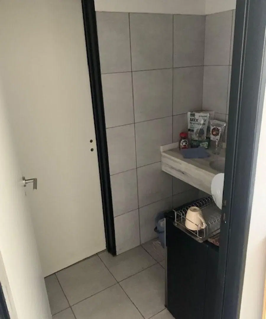 oficina en alquiler en planta baja, en moderno complejo - Beccar 4