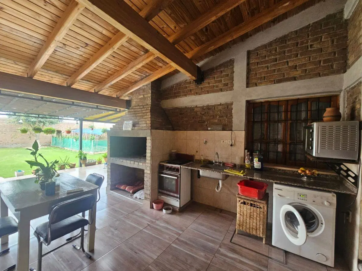 CASA EN VENTA – BARRIO ARENAS RAFFO, KM 8 1