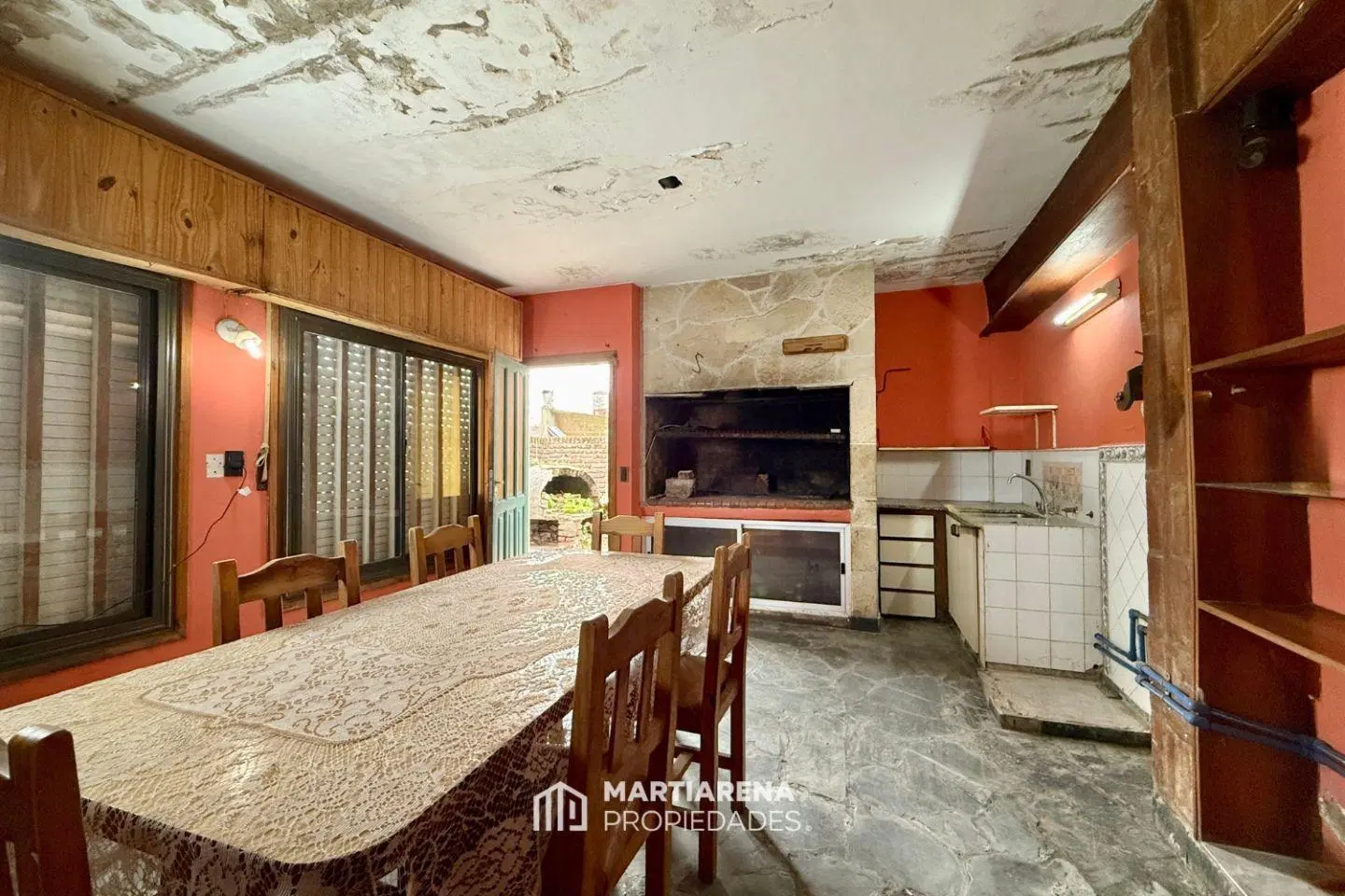 Casa 6 ambientes 4 dormitorios. | Calabria al 6900 5