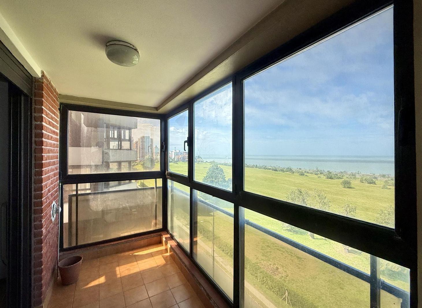 Foto de DEPARTAMENTO 2 AMBIENTES EN VENTA - PLAYA GRANDE, imagen 1
