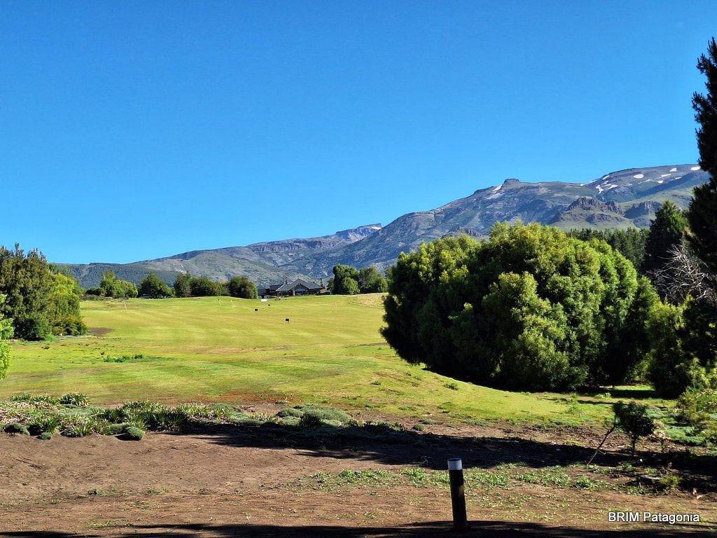 Soñanda Casa en El Exclusivo Barrio Chapelco Golf 3