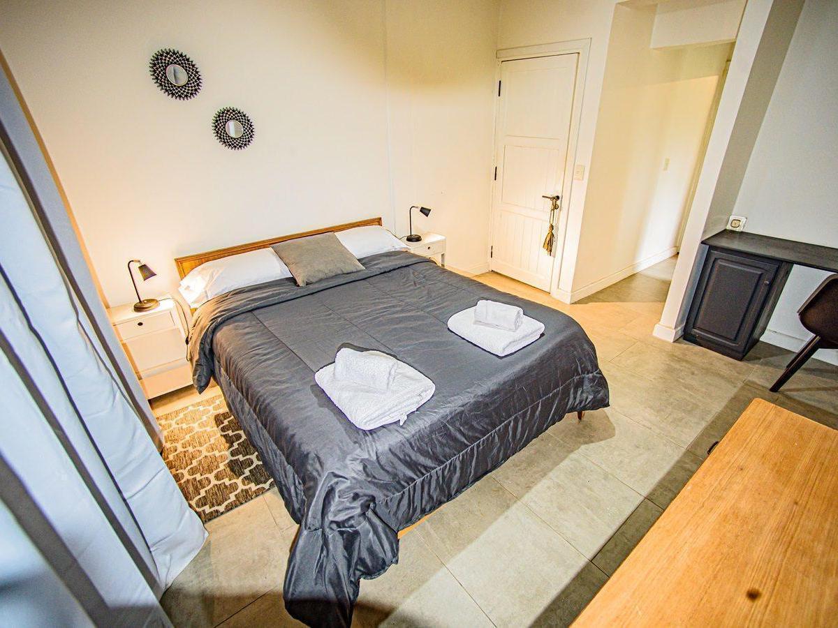 Venta Casa Tradicional + Cabaña Moderna - Zona Centro 1