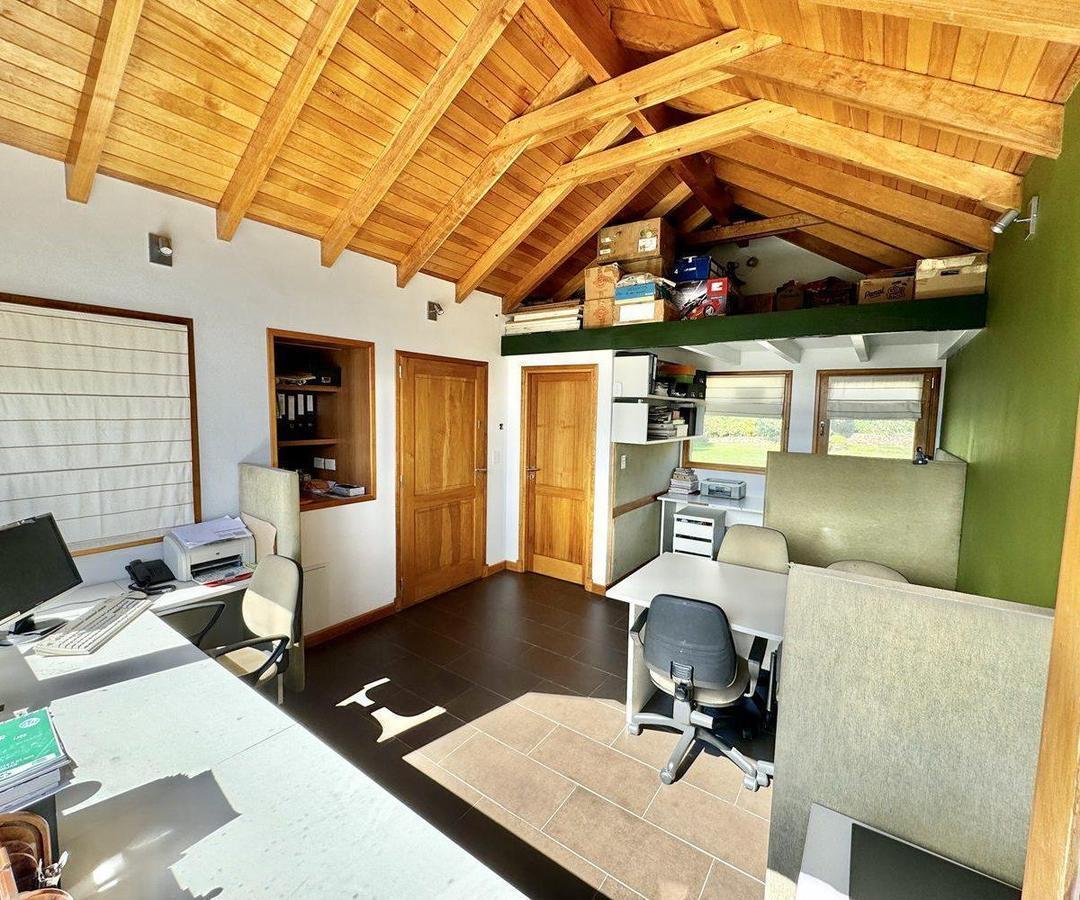 Venta de Casa en San Martín de Los Andes: un Refugio de Lujo en Los Faldeos 4