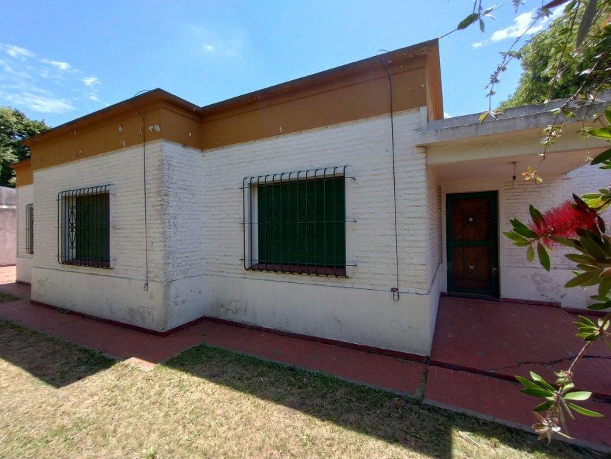 RETASADA OPORTUNIDAD HERMOSA CASA EN ADROGUE 3 HABITACIONES