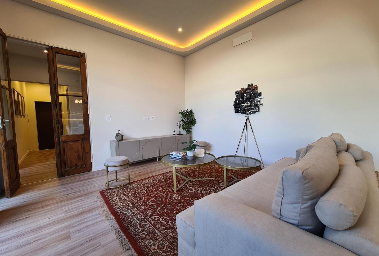 VENTA CASA 3 DORMITORIOS CON COCHERA LOURDES