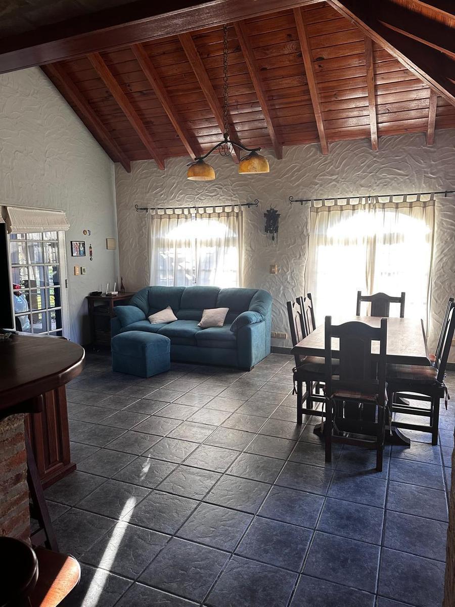 Venta de Casa en Barrio del Club Gimnasia y Esgrima, Pueblo Esther 1