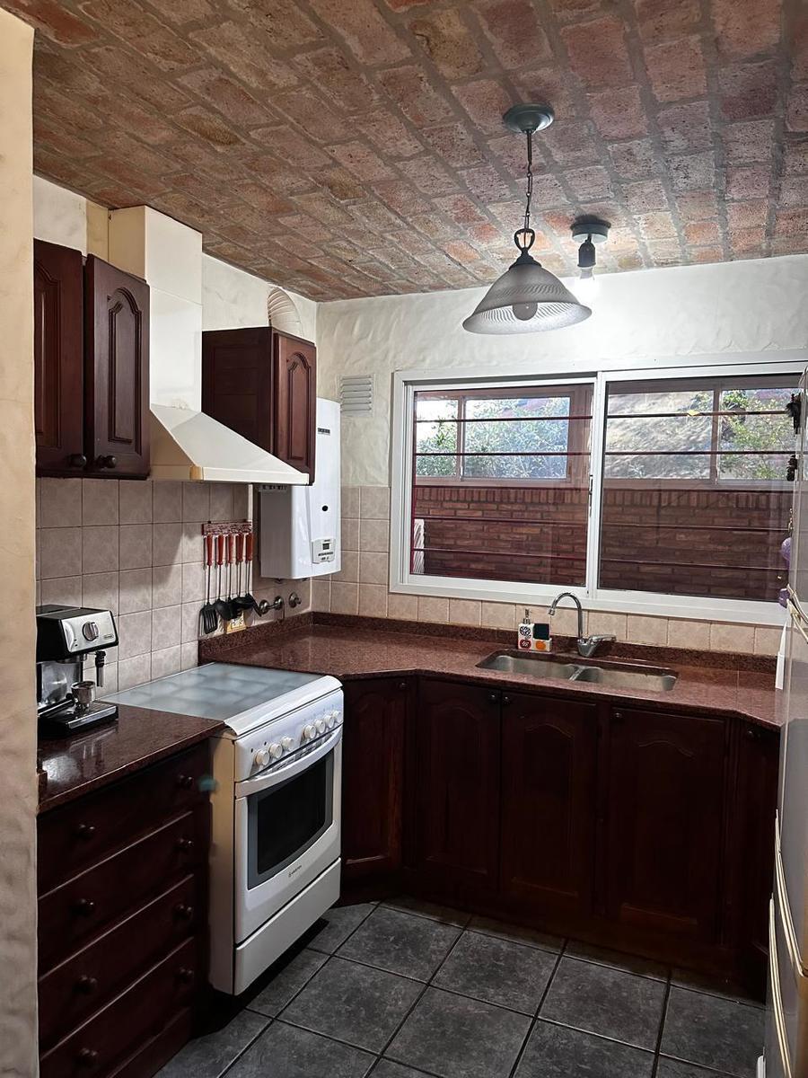 Venta de Casa en Barrio del Club Gimnasia y Esgrima, Pueblo Esther 5