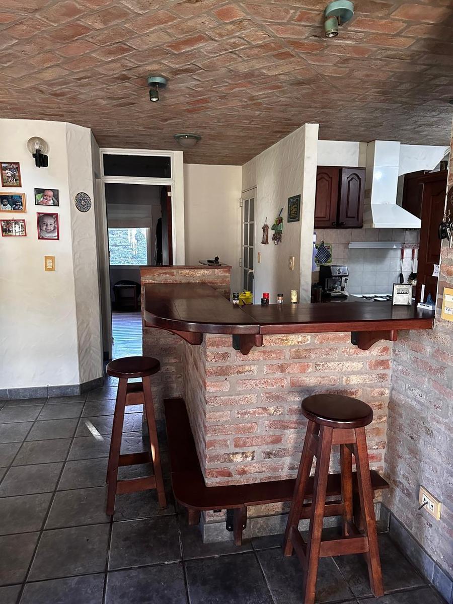 Venta de Casa en Barrio del Club Gimnasia y Esgrima, Pueblo Esther 3