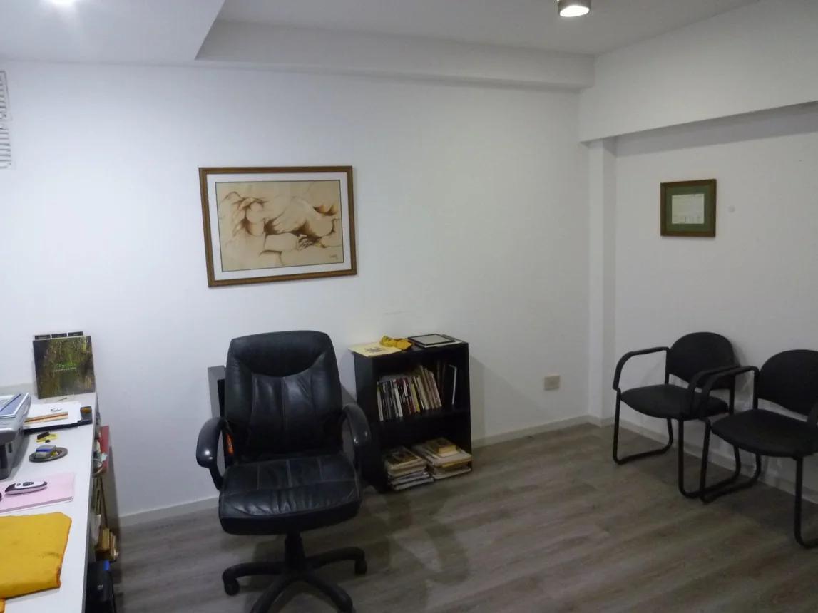 Foto de OFICINA CON COCHERA EN VENTA CENTRO ROSARIO, imagen 4