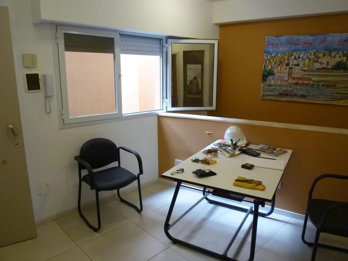 Foto de OFICINA CON COCHERA EN VENTA CENTRO ROSARIO, imagen 1