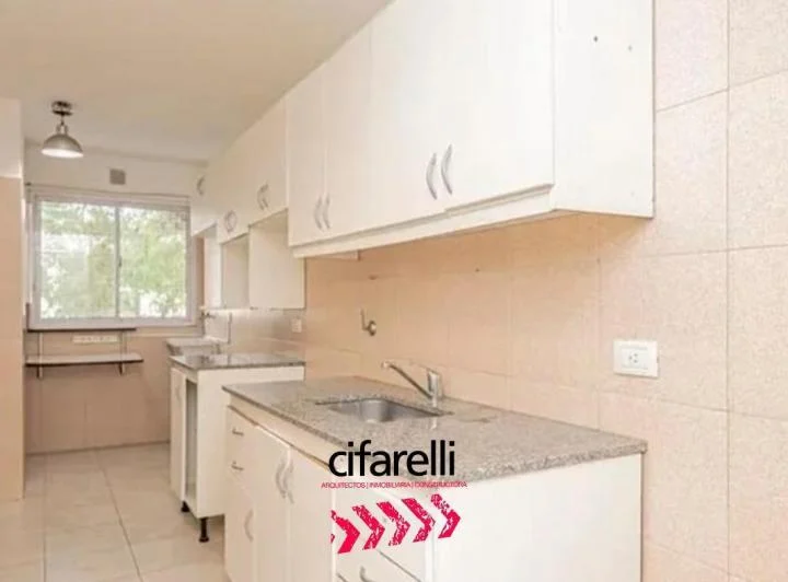 Alquiler - 4 ambientes - cochera - con balcon al frente 5