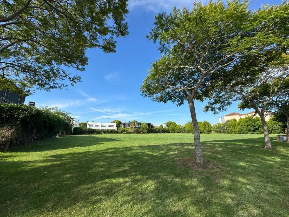 LOTE EN VENTA EN EL GOLF - NORDELTA 4