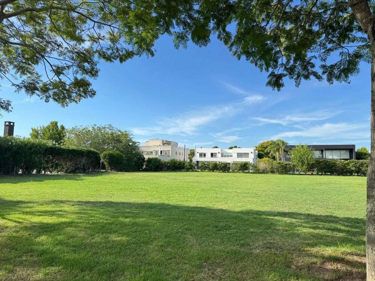 LOTE EN VENTA EN EL GOLF - NORDELTA 1