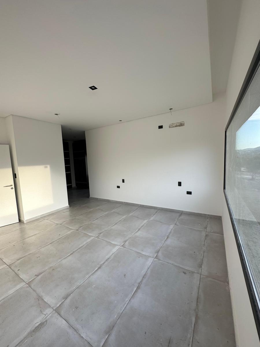Se Vende Exclusiva Casa en Estancia El Terrón con Vistas! 3
