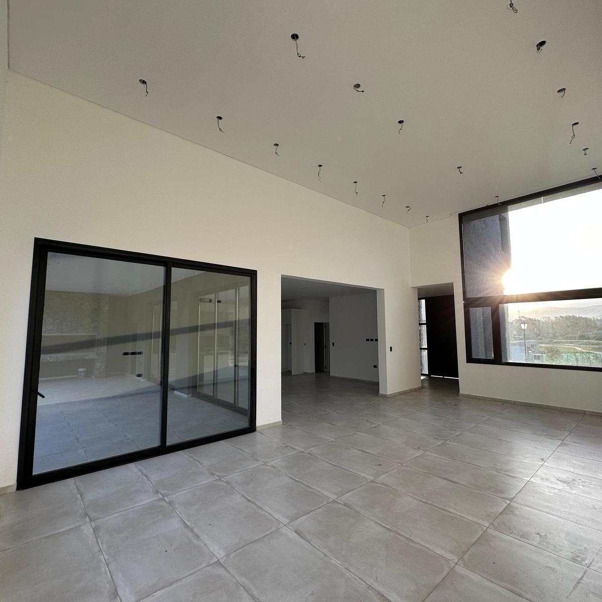 Se Vende Exclusiva Casa en Estancia El Terrón con Vistas! 2