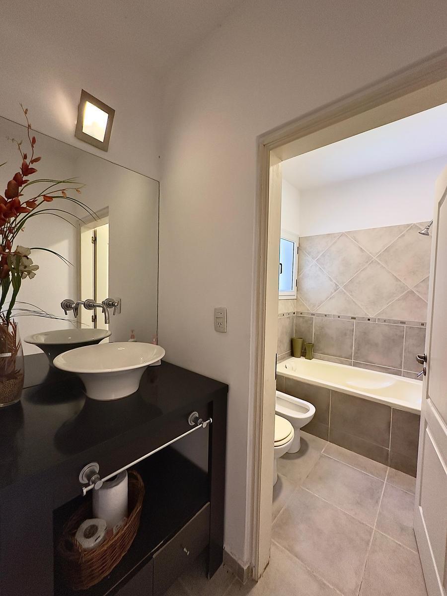 Venta Casa en Chacras de La Villa 5