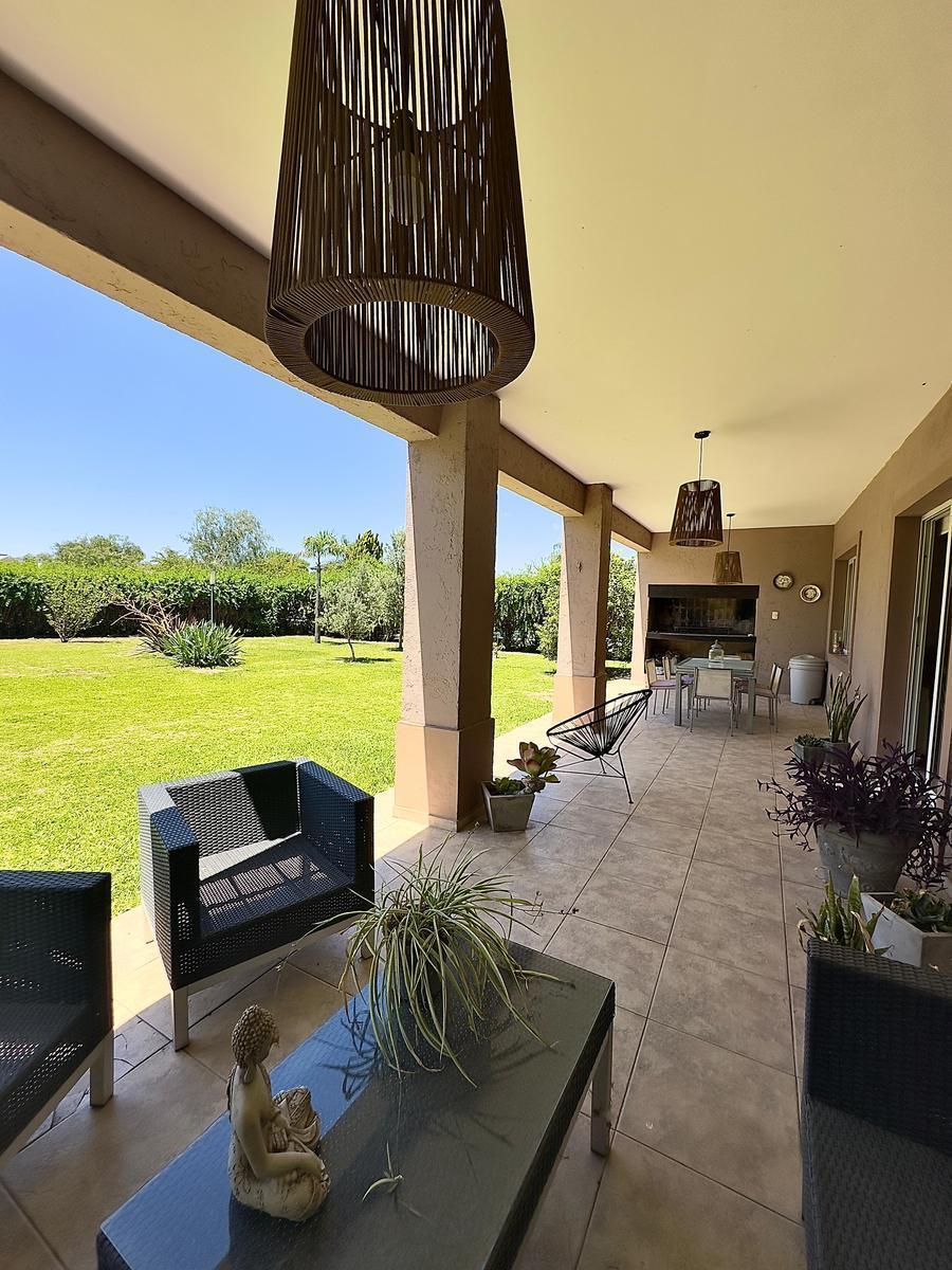 Venta Casa en Chacras de La Villa 5