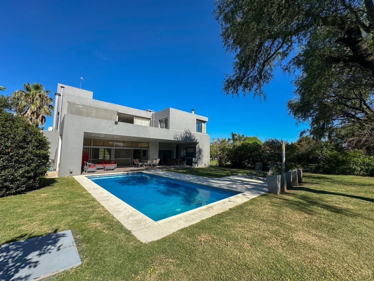 Espectacular Casa de Categoria en Valle Escondido – Barrio Los Soles