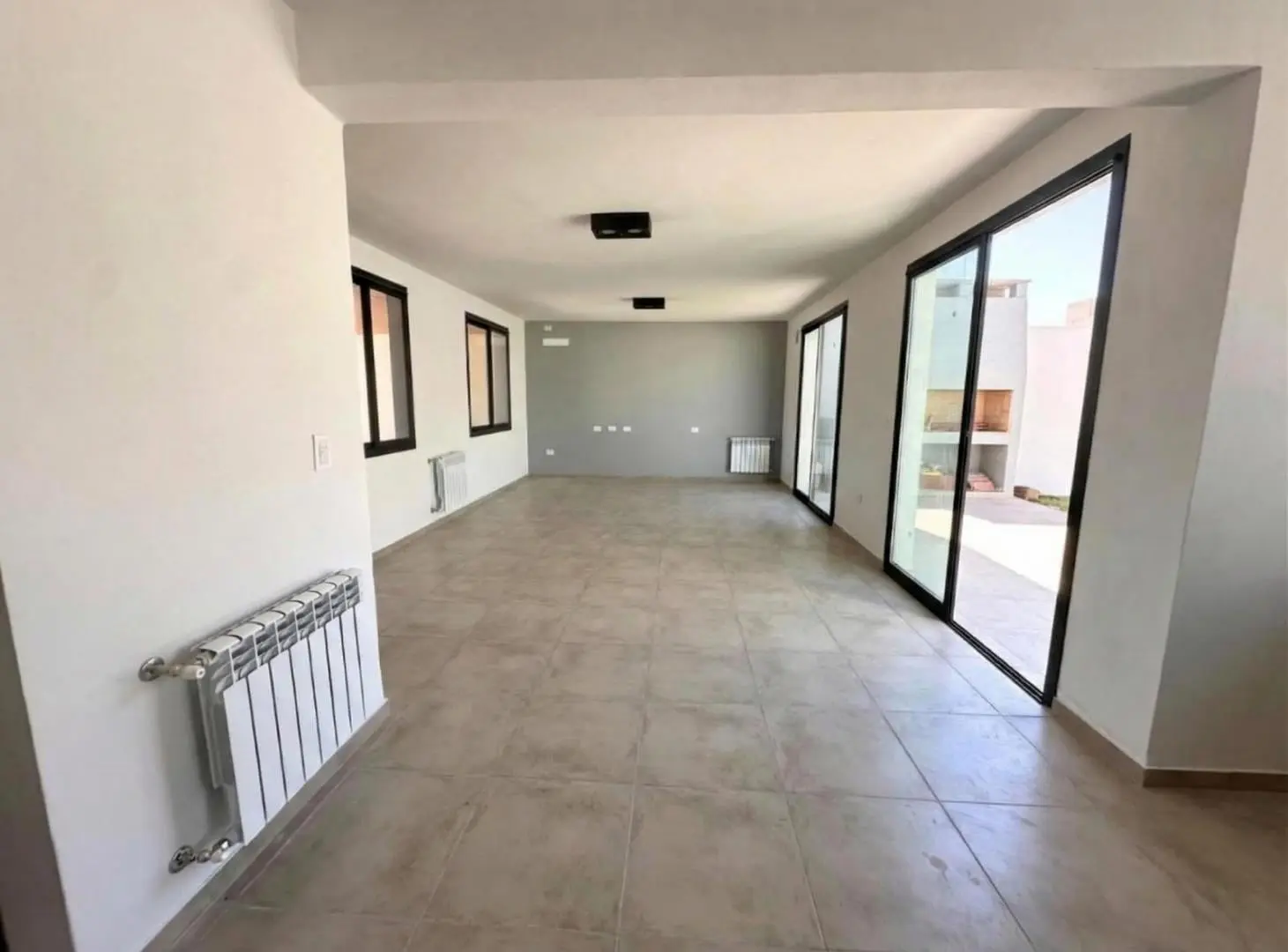 ¡Tu Nuevo Hogar en Docta! Casa de Dos Plantas con Gran Patio 3