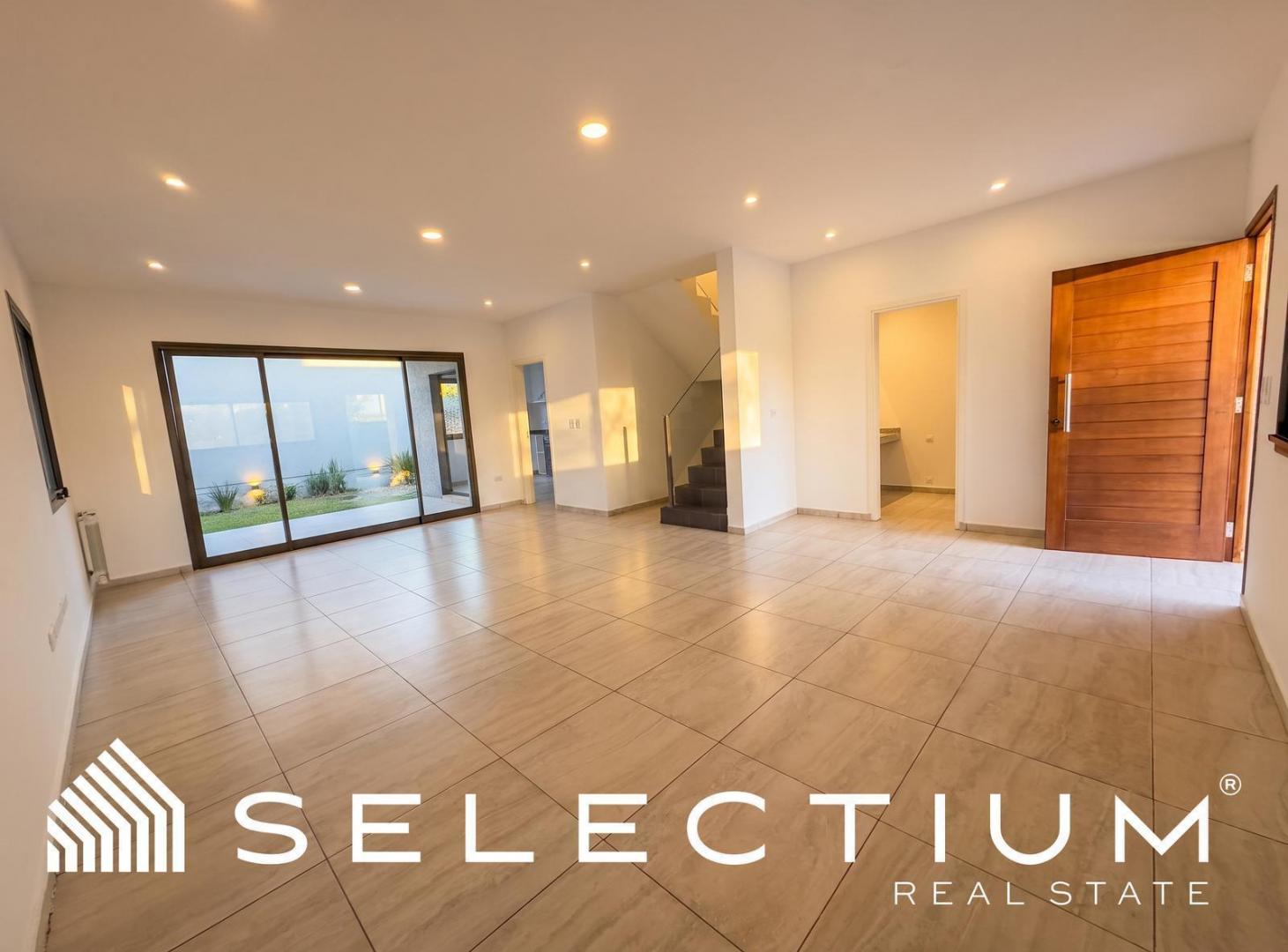 Foto de Dúplex de categoría en Valle Escondido | Housing Las Moras | 3 dorm | Suite | Cochera doble, imagen 1