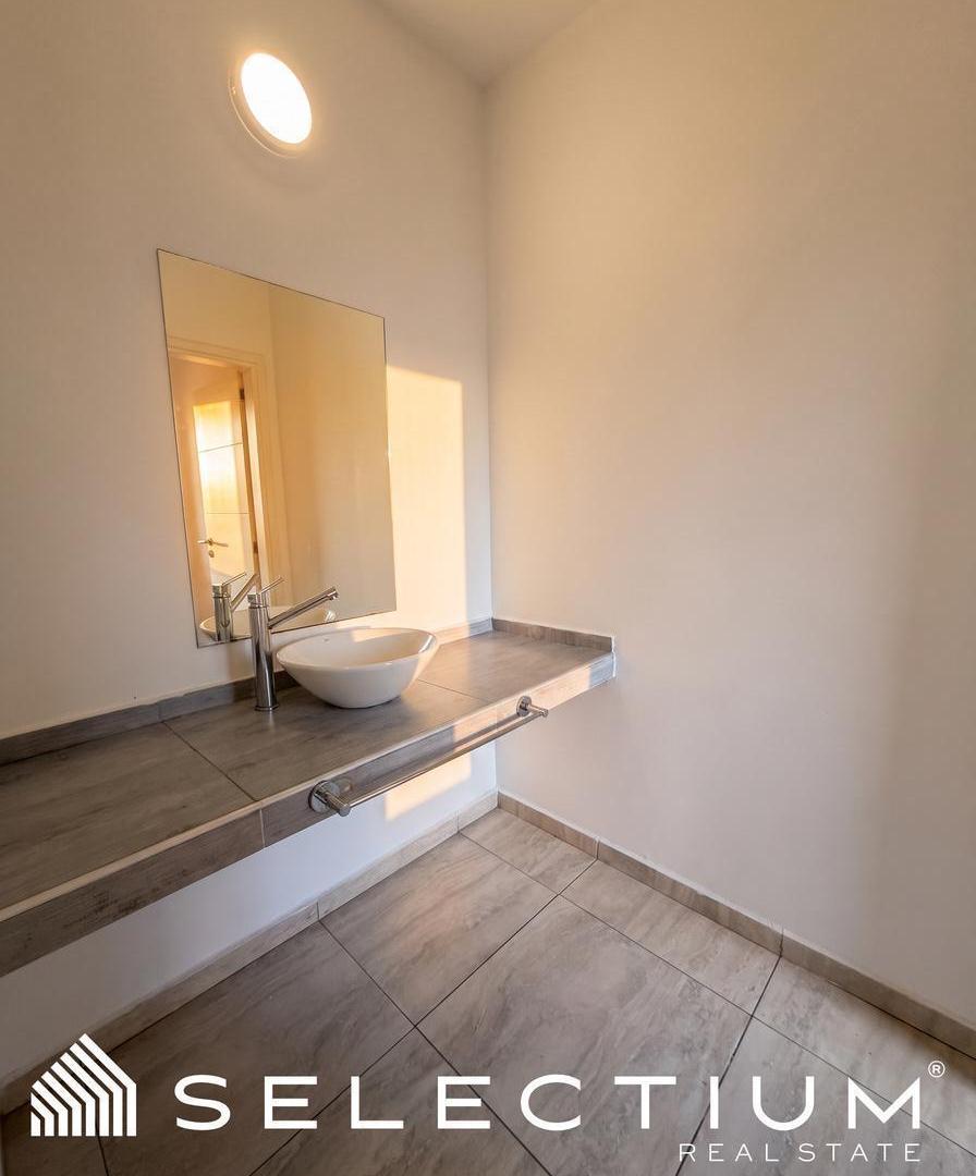 Foto de Dúplex de categoría en Valle Escondido | Housing Las Moras | 3 dorm | Suite | Cochera doble, imagen 2