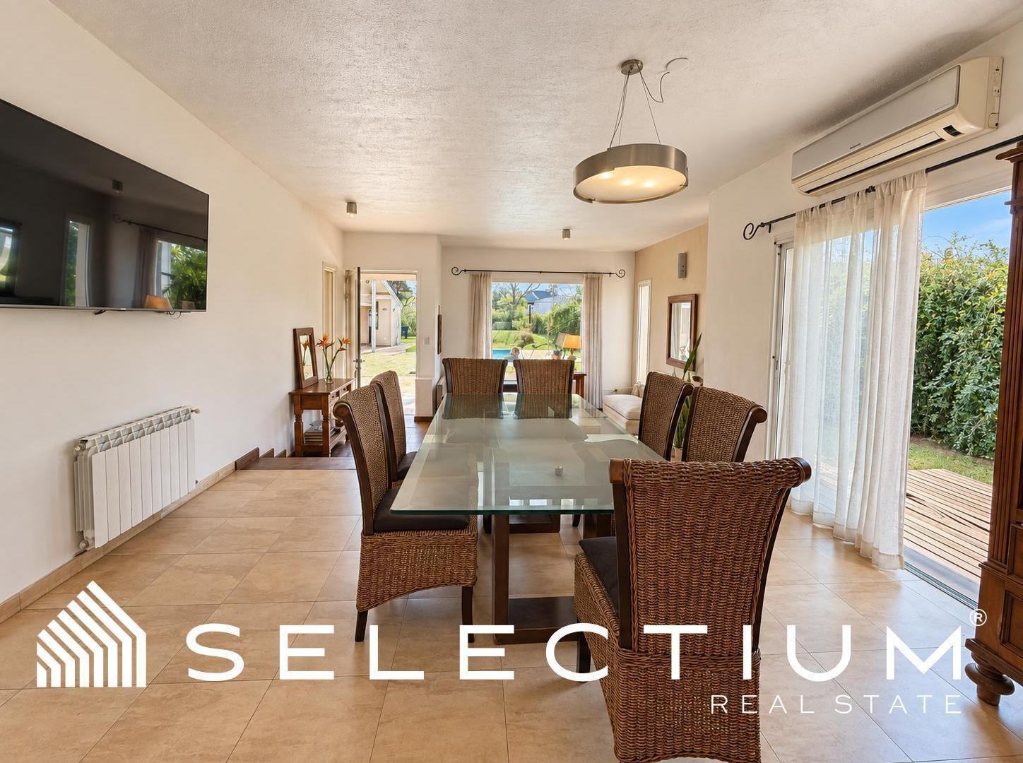 Foto de Casa en Chacras de la Villa | 1.164 m² | Master Suite, Playroom, Pileta, imagen 2