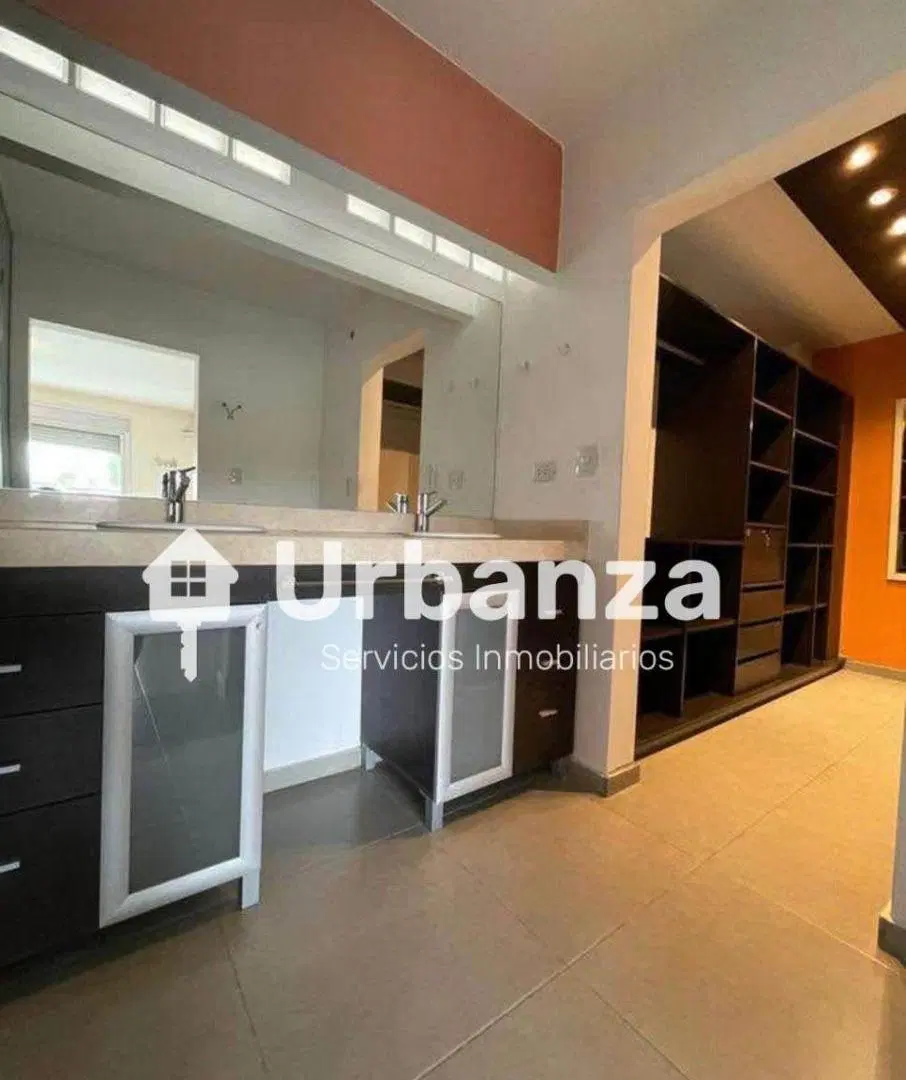 Casa de Categoría en countr La Rufina - 4 Dormitorios 5