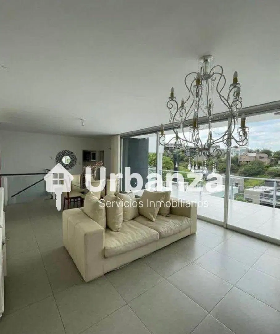 Casa de Categoría en countr La Rufina - 4 Dormitorios 2