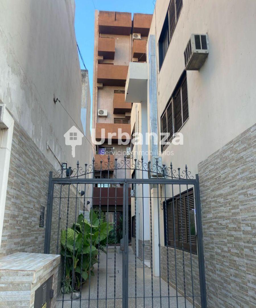 Foto de Departamento 1 dormitorio con balcón APTO CRÉDITO en Caseros 687 a, imagen 2