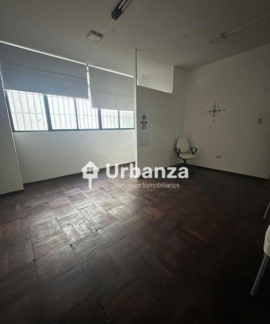 Foto de Oficina en Galería Pasaje Muñoz, peatonal de Córdoba, imagen 1