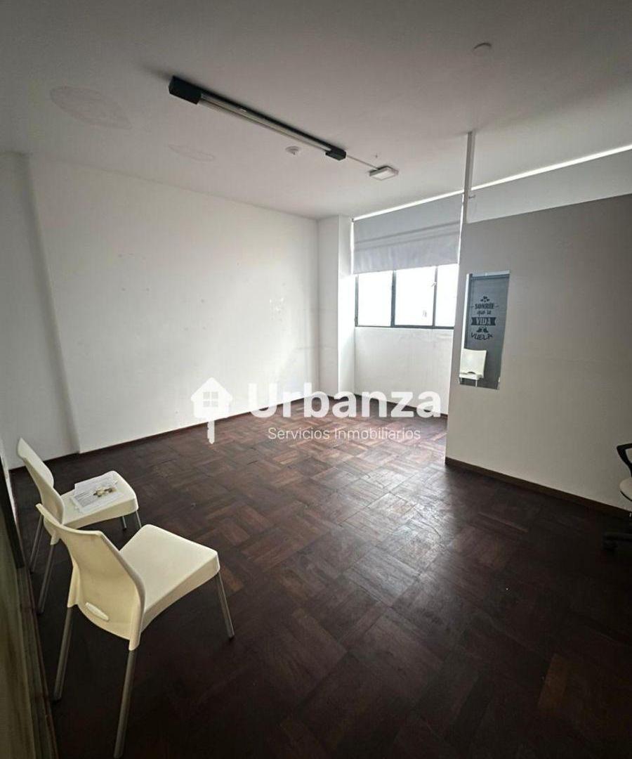 Foto de Oficina en Galería Pasaje Muñoz, peatonal de Córdoba, imagen 4