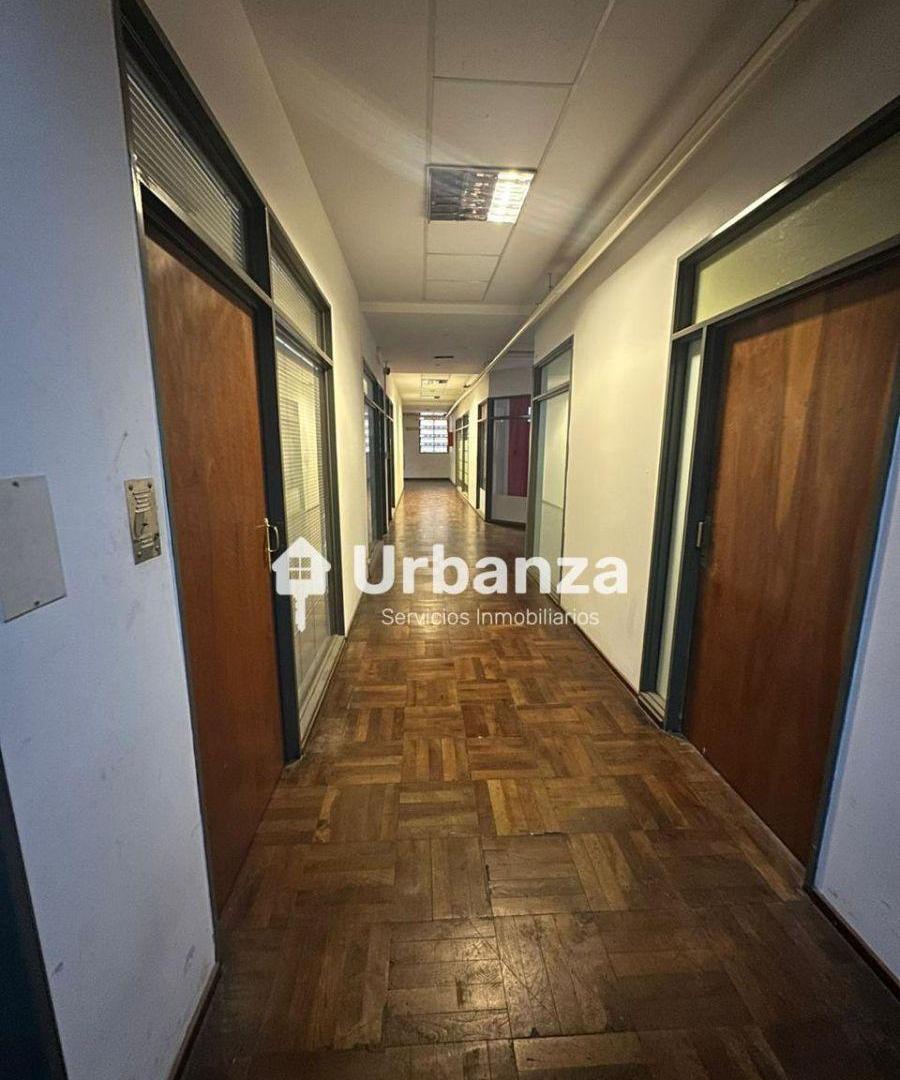 Foto de Oficina en Galería Pasaje Muñoz, peatonal de Córdoba, imagen 5