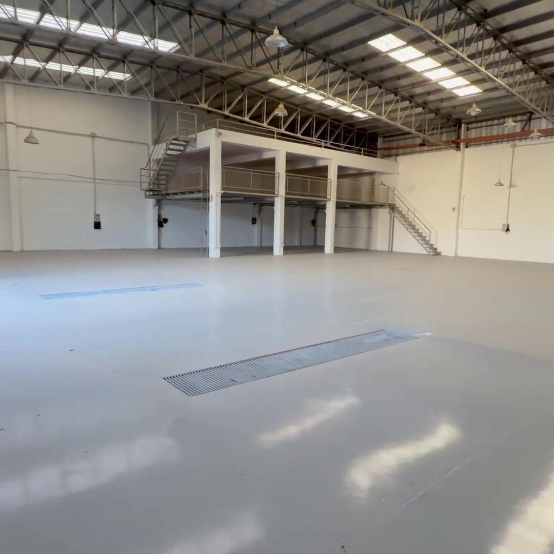 Foto de Espectacular lote con 2 Naves Industriales, Casa, Oficinas y, imagen 3
